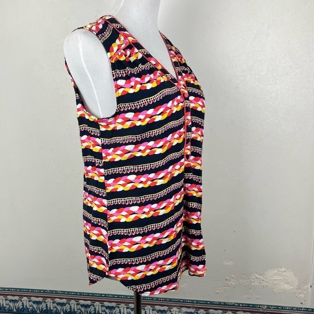 𝅺MODCLOTH Sleeveless Blouse V-neck Large - Picture 4 of 10